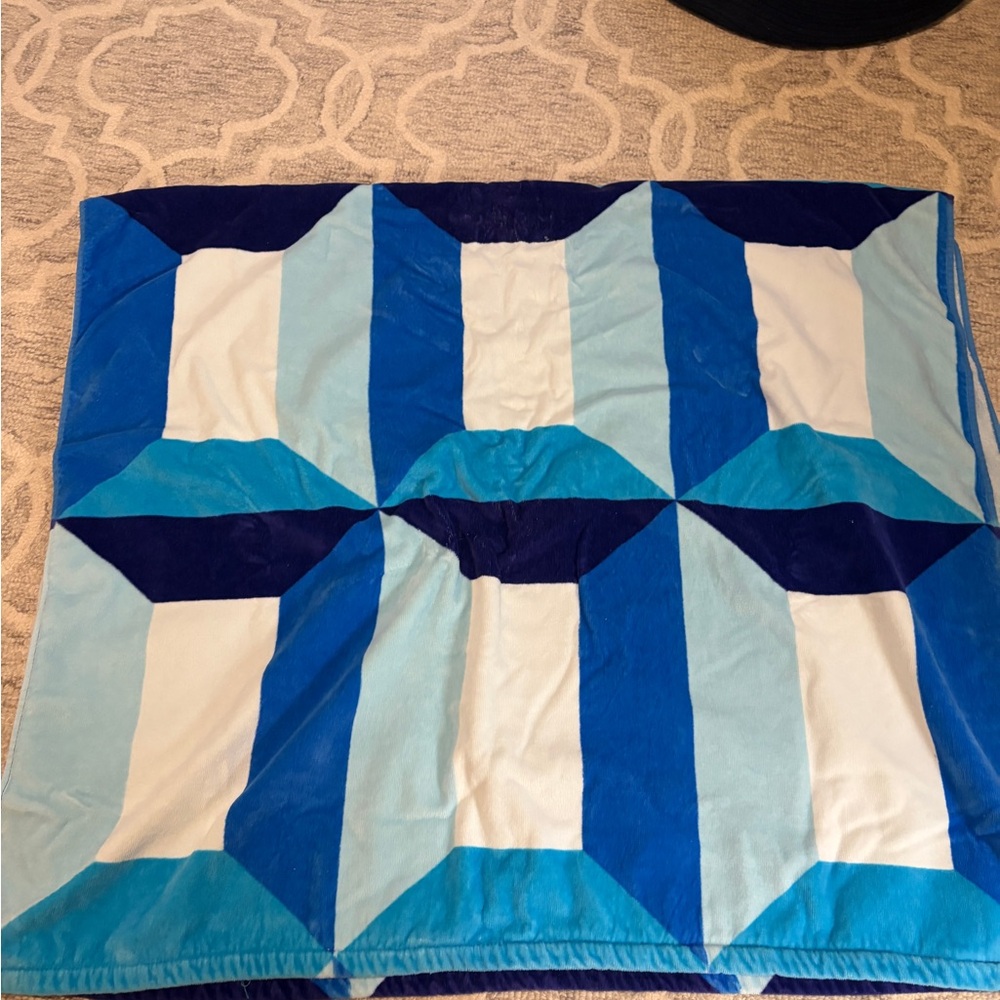 Jonathan Adler Op Art Geometric Blue Beach Towel 34x68 Mod Modern